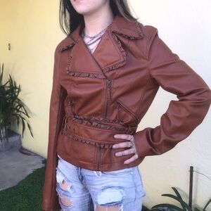 𝅺DAYTRIP two tone ruffles asymmetrical zipper faux leather belted size M